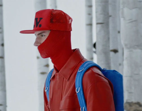 混亂和秩序的交鋒：路易威登發布2022春夏男裝時裝秀