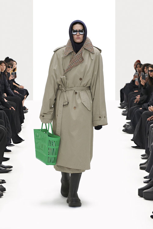 未來世界的克隆幻想：巴黎世家2022春夏成衣系列發(fā)布