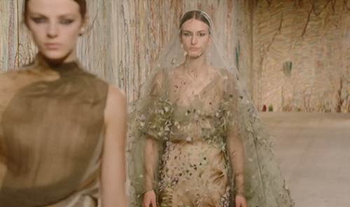 迪奧秋冬高定來了 顛覆想象 釋放束縛